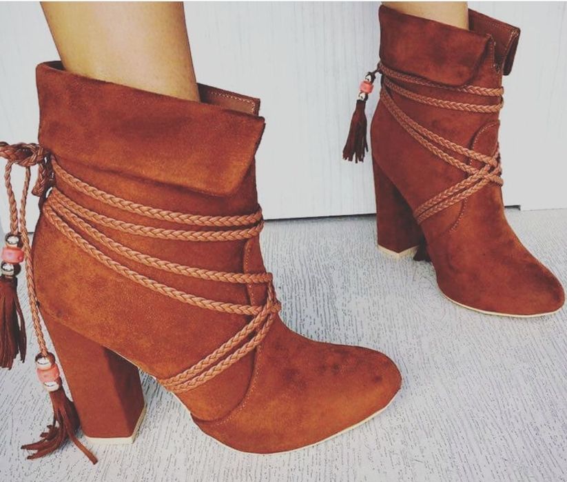 Чанта и боти в кафяв цвят