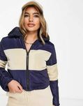 Скъсено яке от сайта на Asos