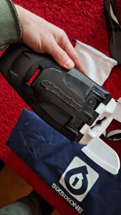 Vand echipament Downhill Freeride Enduro Alpine Stars  Sixsixone