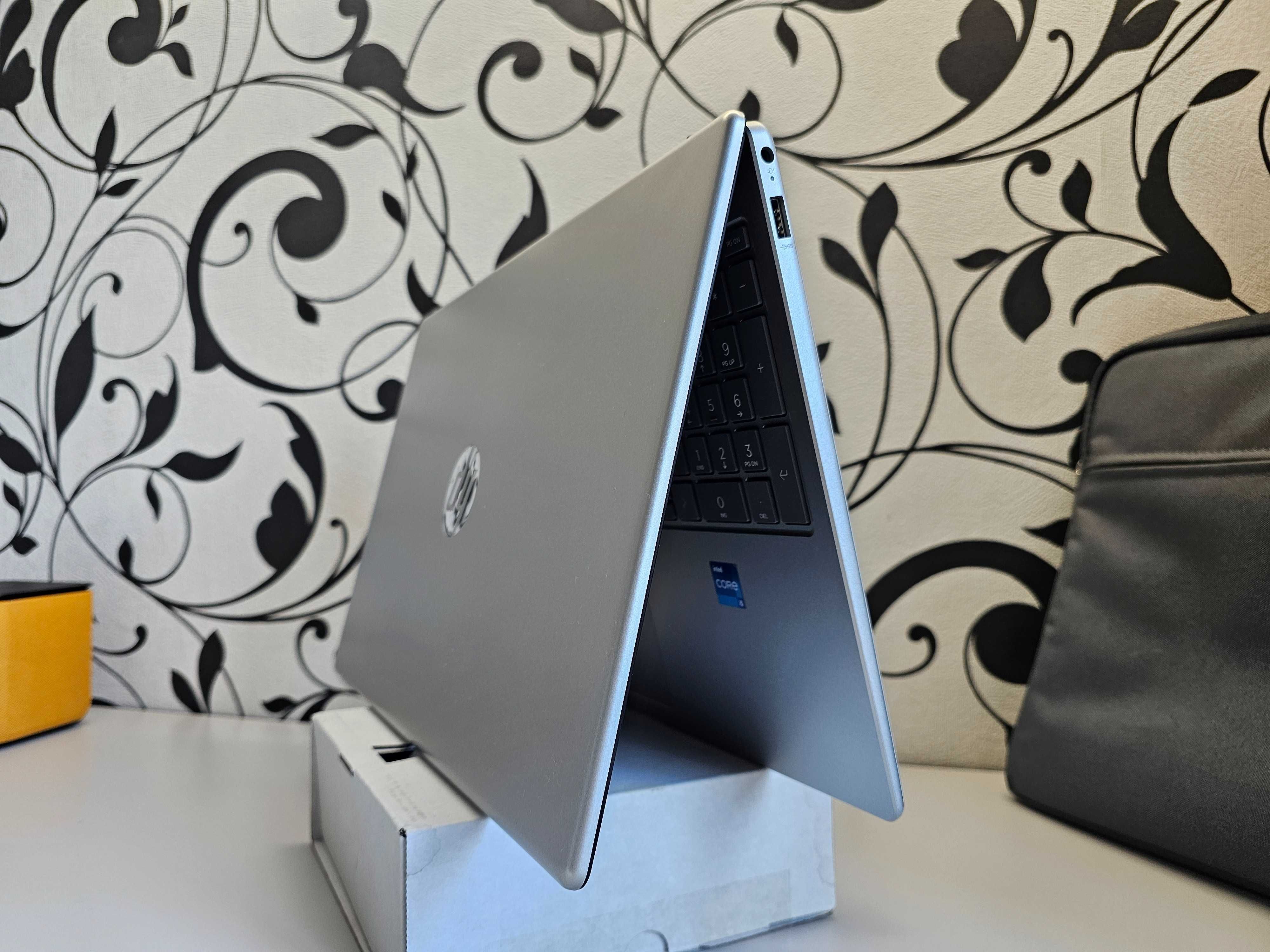 ПРОДАМ HP Laptop 15-FD0012NR Мощный Ноутбук Core™i5-1334U 13-ПОКОЛЕНИЯ