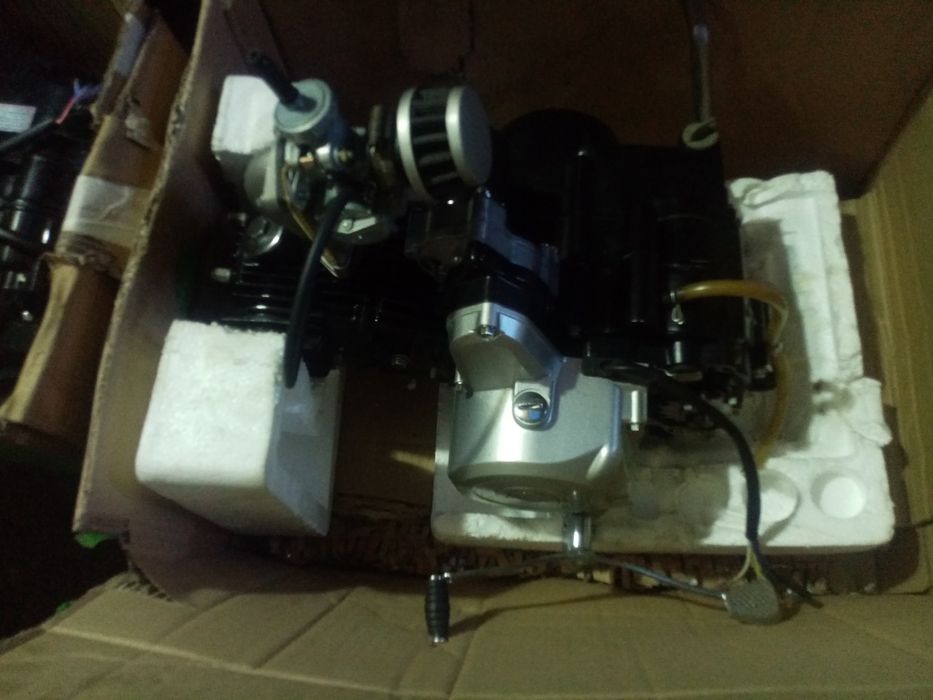Motor 3+1, semiautomat pornire electric și pedala.
