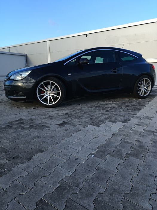 Proprietar Vand /schimb Opel Astra J GTC 11/2013 jante RJ 19" euro5 RA