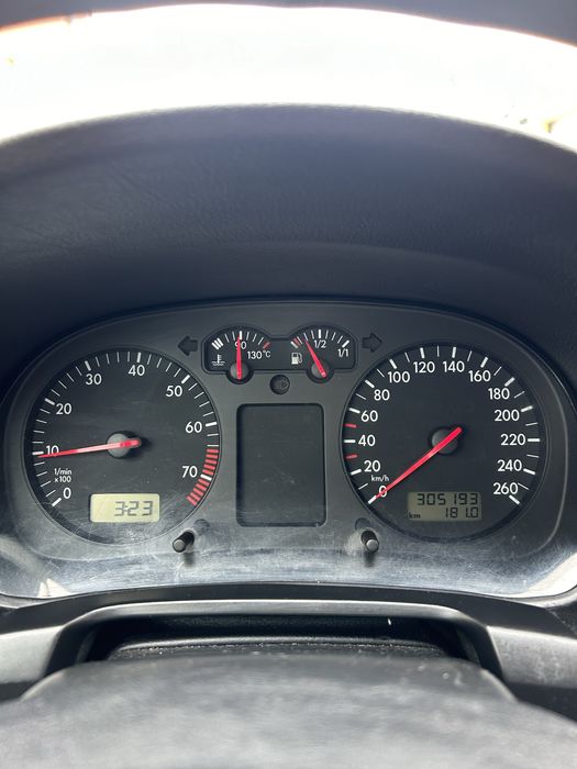 Vând Golf4, 1.6-16V