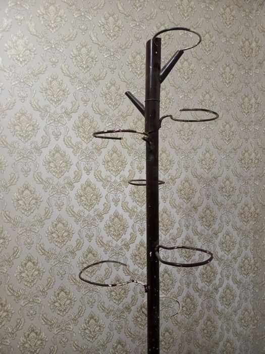 Подставка б/у для цветов