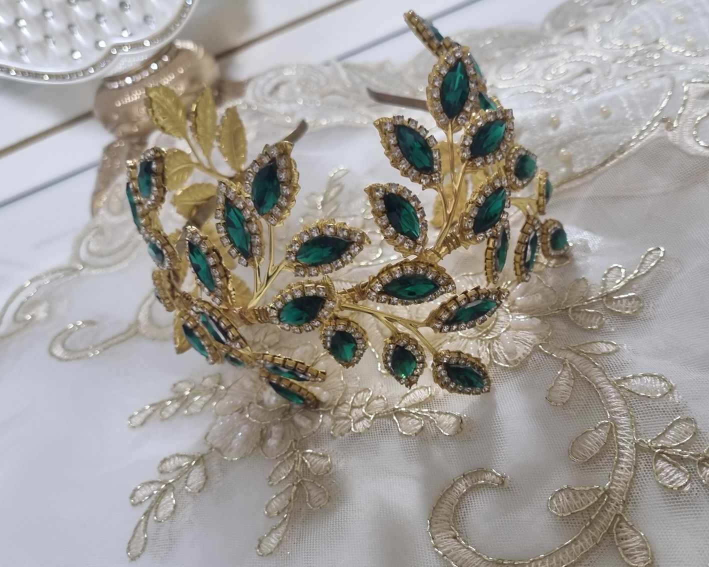 Tillaqosh diadema