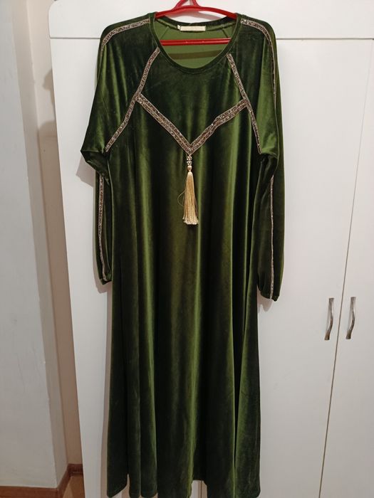 Женское платье почти новое