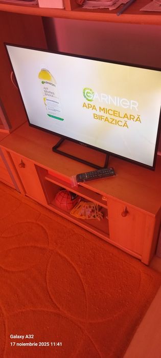 Tv Tesla nou,folosit doar o lună de zile.