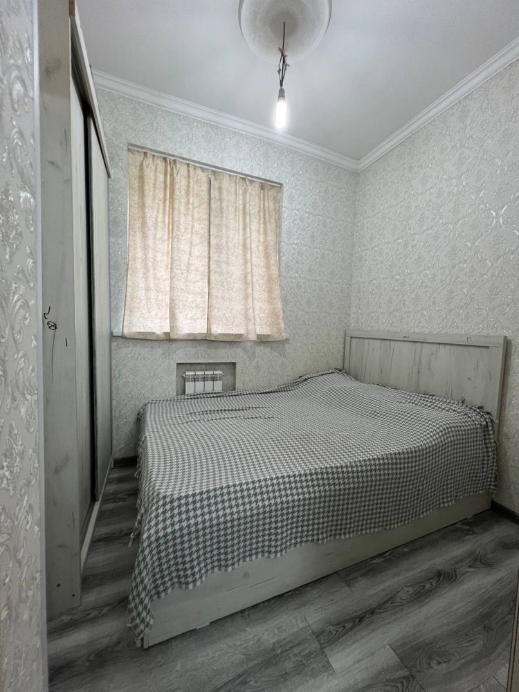 Продаётся СРОЧНО 1а кв. Ц-4, 42м2. Ор-р Алайский. Юнусабадский район.