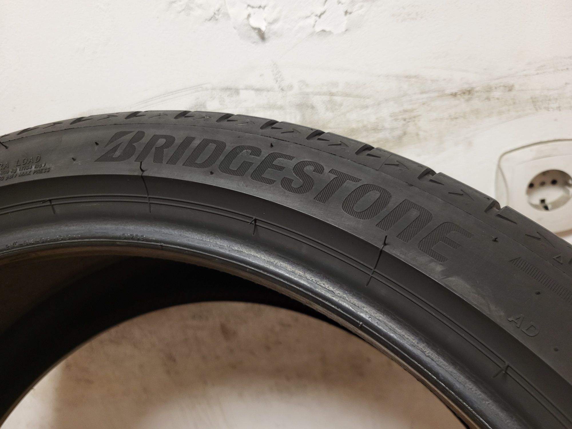 245/40/21 Bridgestone / летни гуми