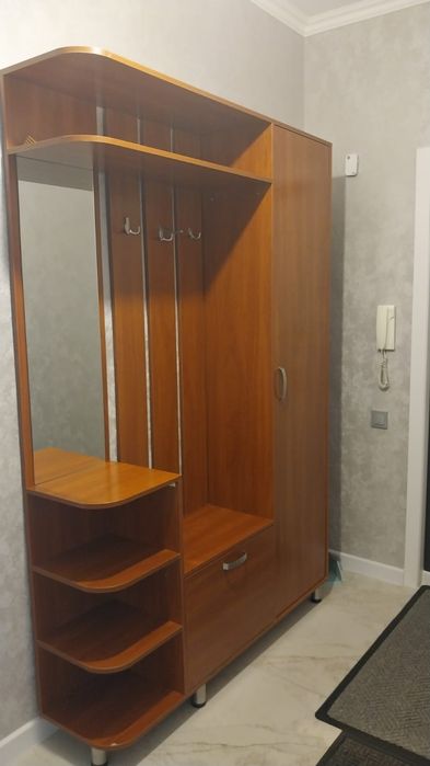 Продается прихожка б/у, состояния хорошая. Цена 40000 тг. Торг уместен