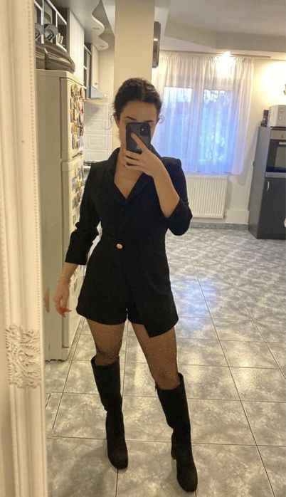 Salopetă damă, elegantă.