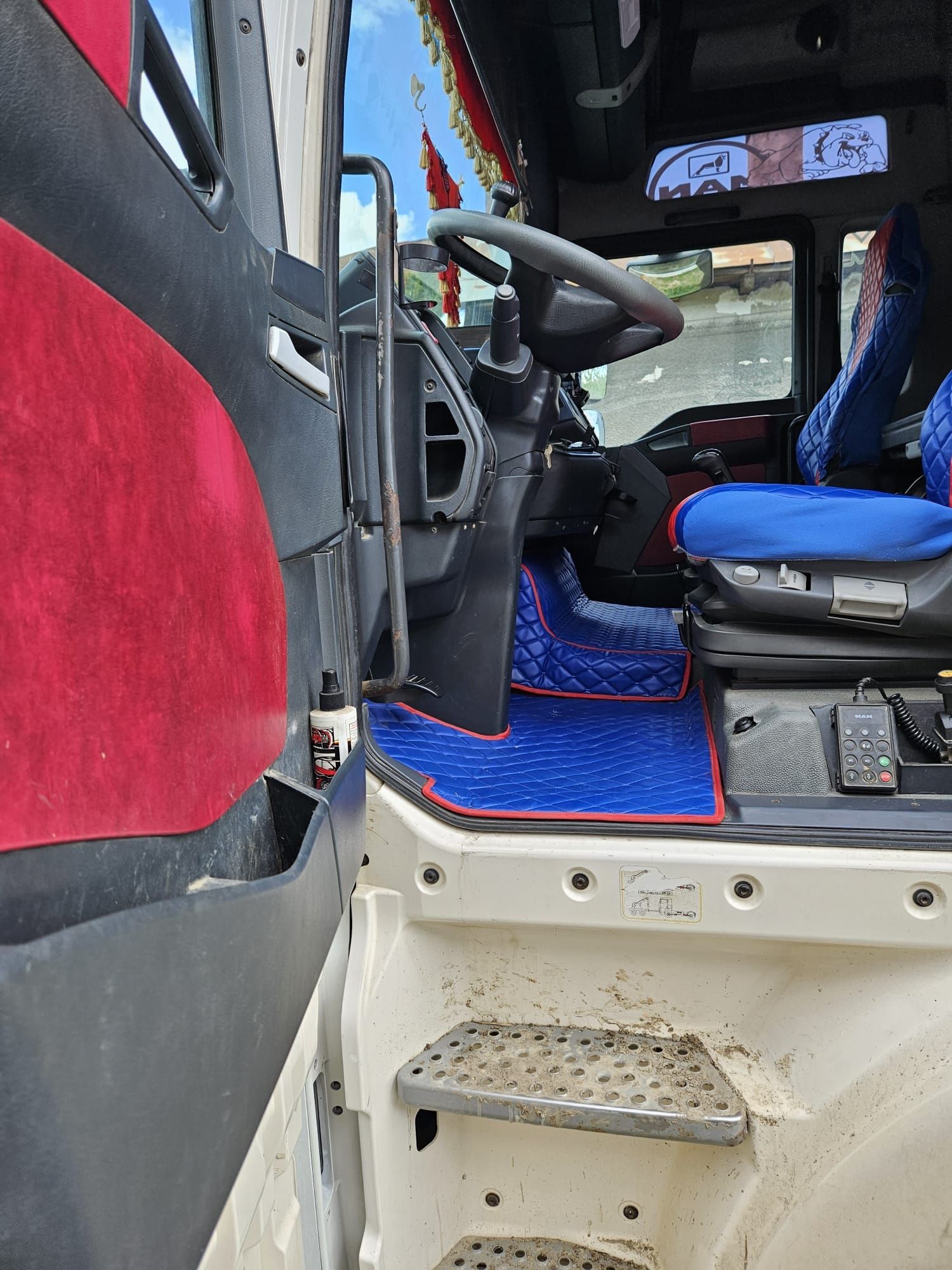 Vând man tga 410/ 2003 manual cu ambreaj pe maneta