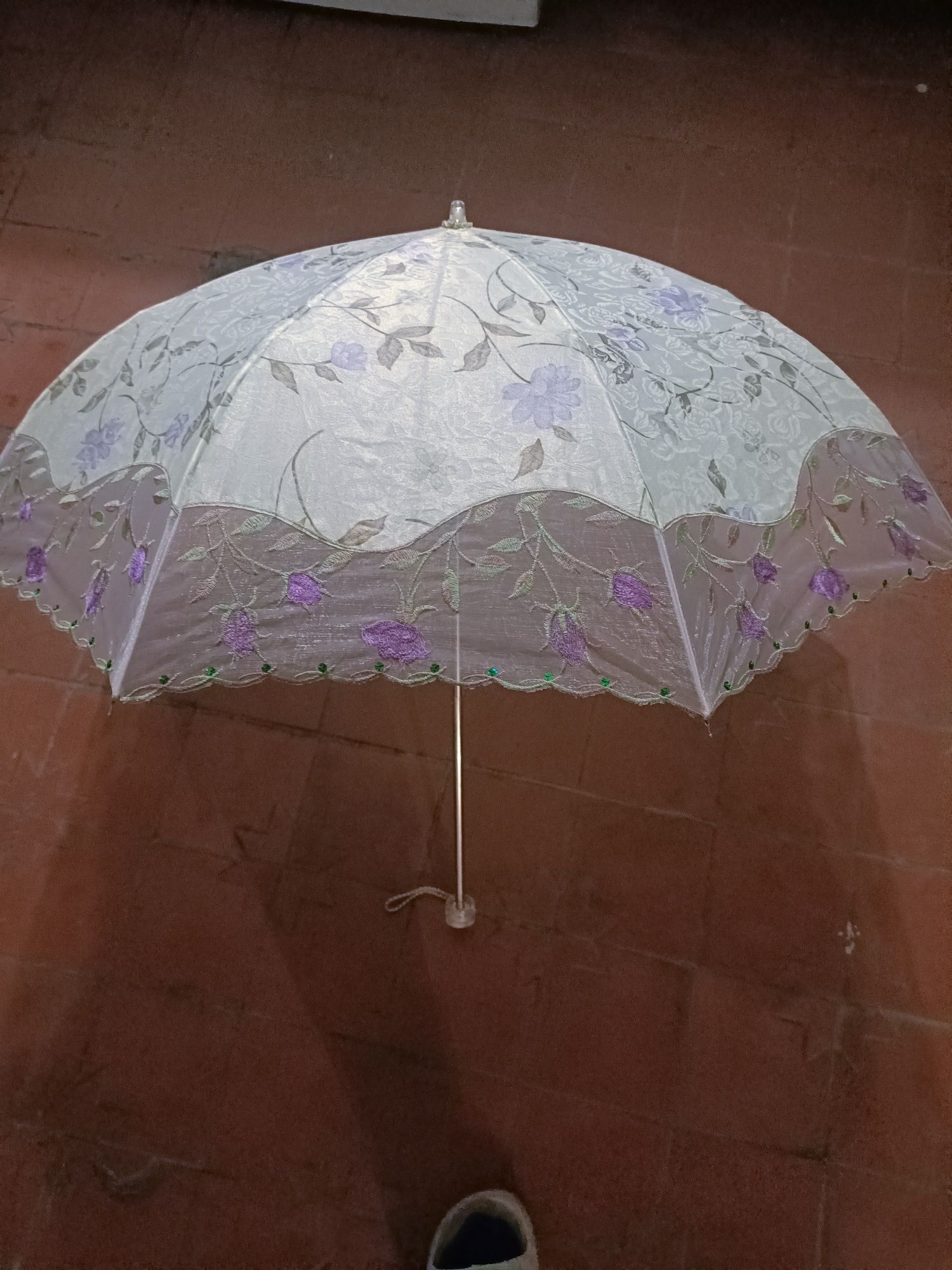 Зонтик летний с ажурной вставкой