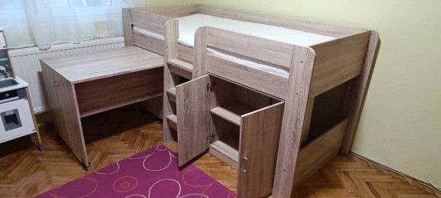 Детско двуетажно легло с бюро и скрин