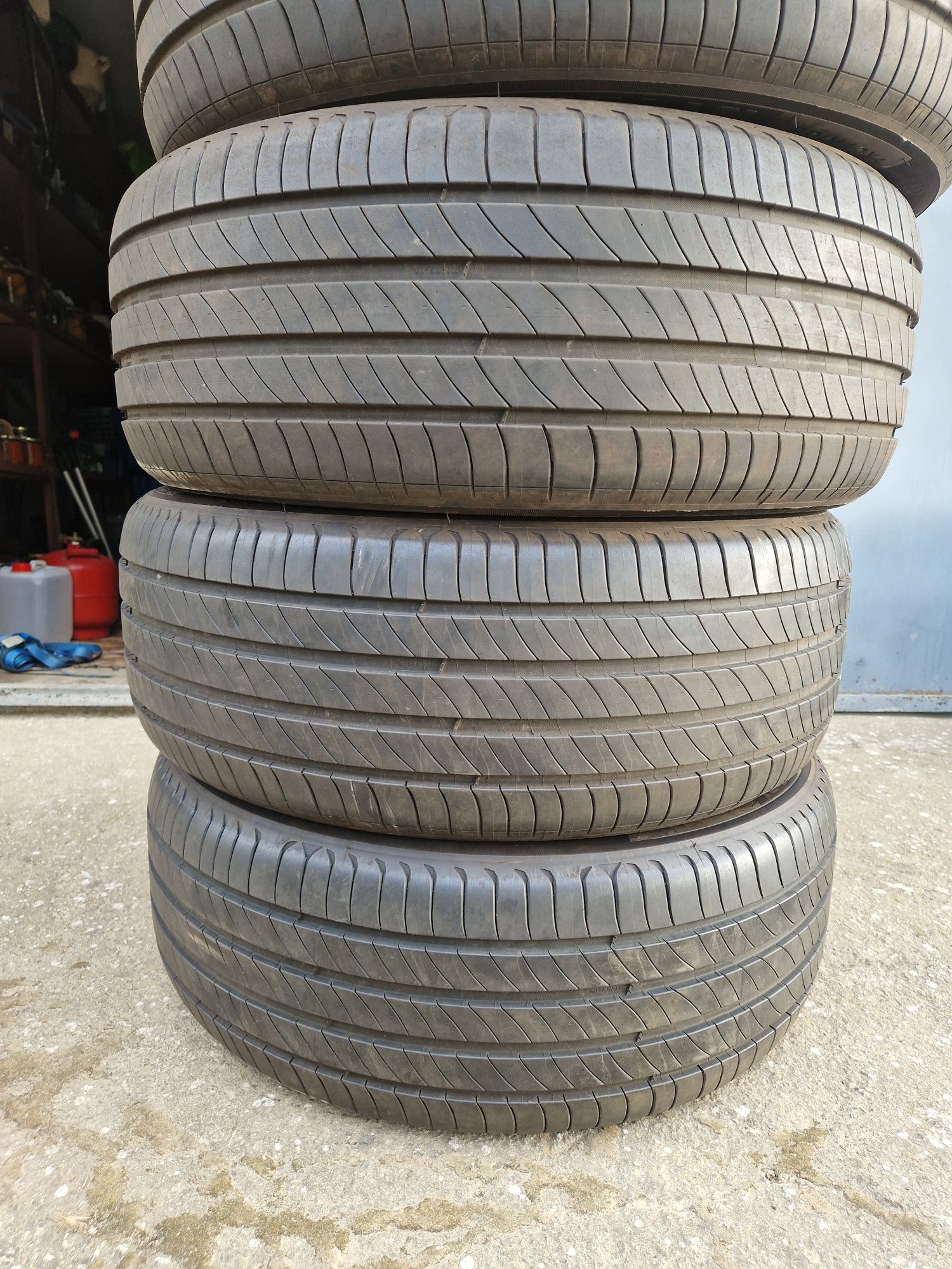 Летни Гуми 235/45r20 Michelin