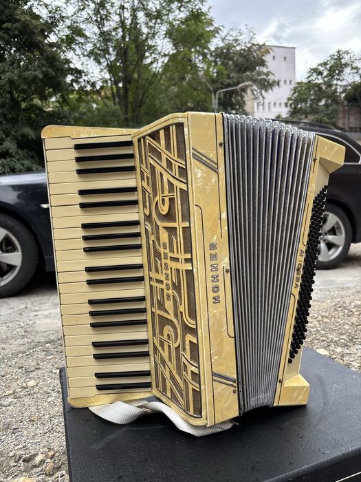 Acordoen Hohner Verdi 4 cu 120 de basi