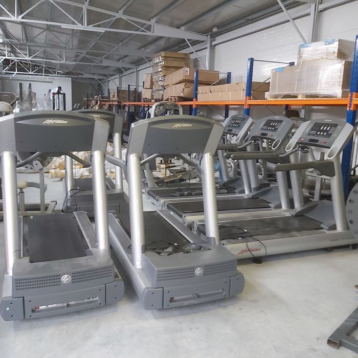 Depozit aparate profesionale culturism&fitness/utilare sala fitness