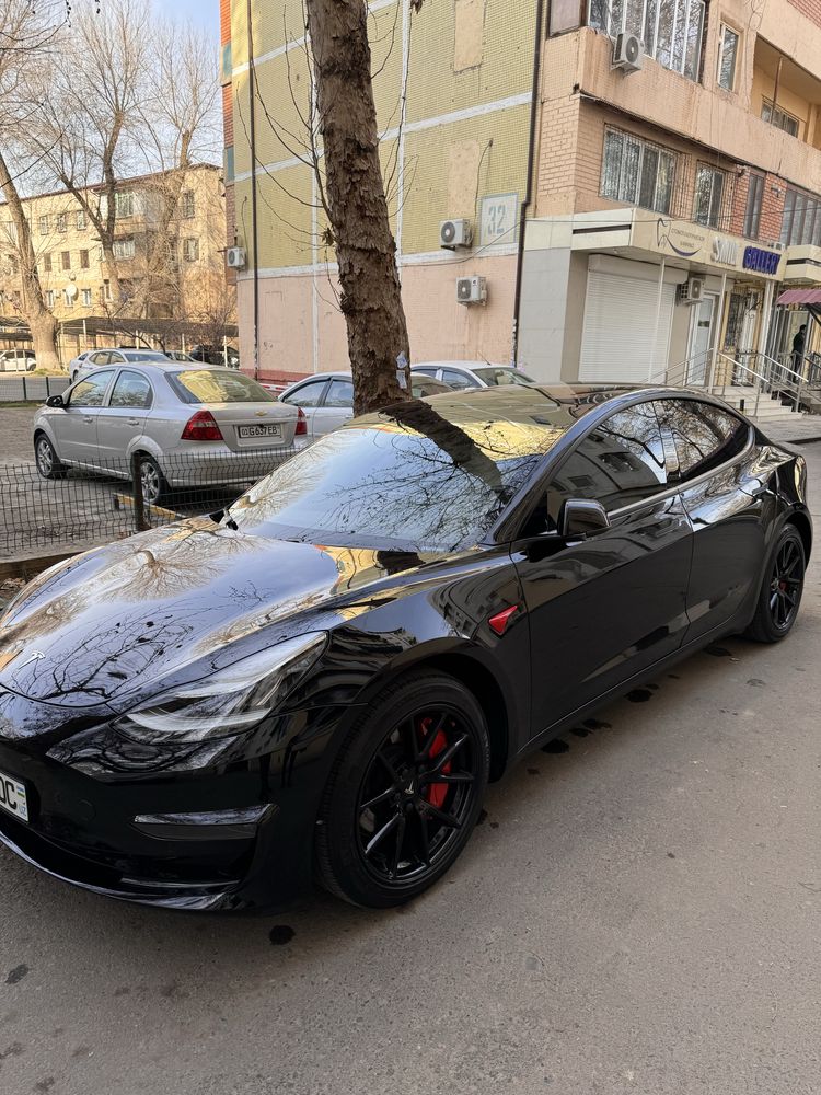 Tesla Model 3 Dual motor USA 2021, Oq salon, Raketa, 100 gacha 4 sek