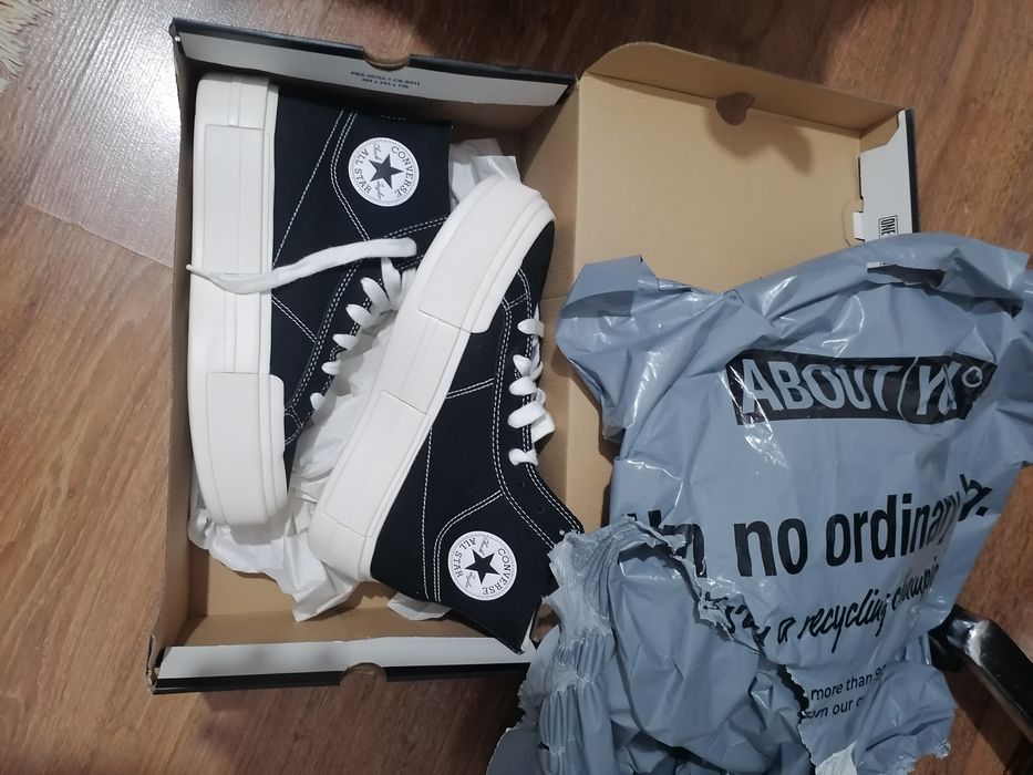 Vand Coverse All stars mar 43 ,noi cu eticheta ,cutie