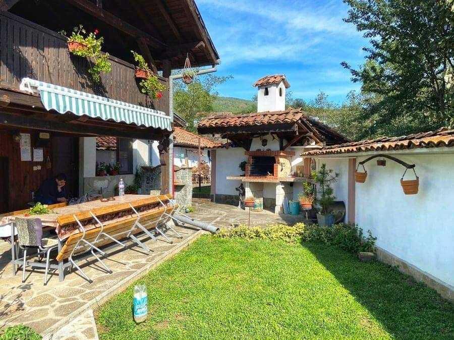 Къща за гости/ вила в Еленския Балкан с джакузи