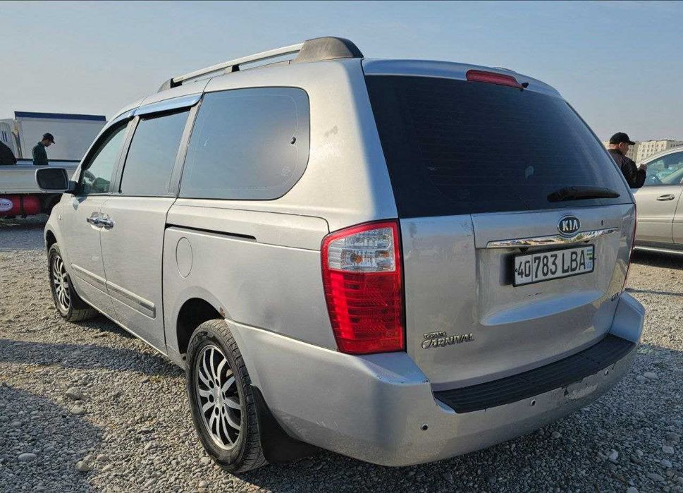 Продаётся Kia Carnival 2006