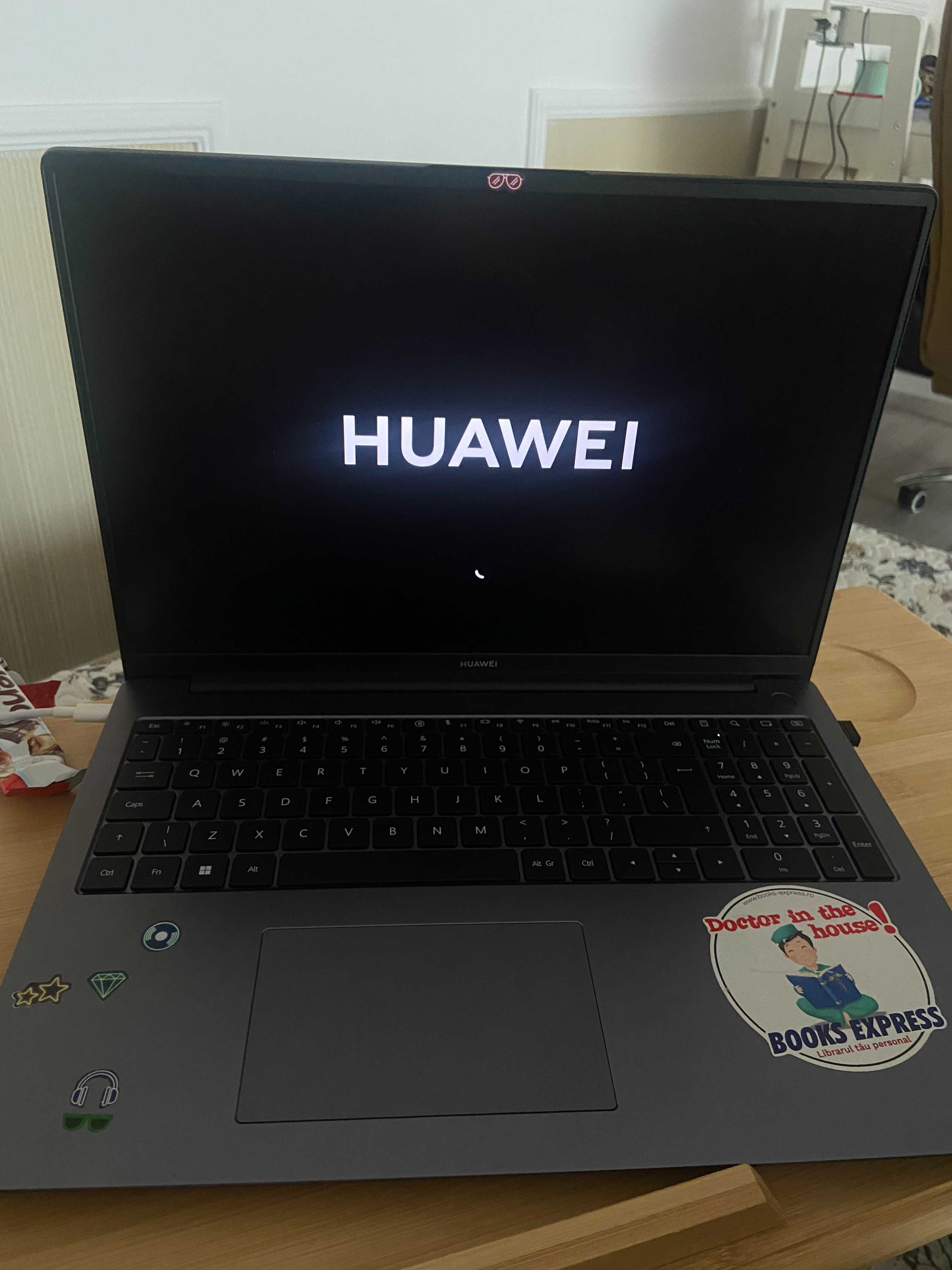 Laptop HUAWEI MateBook D16