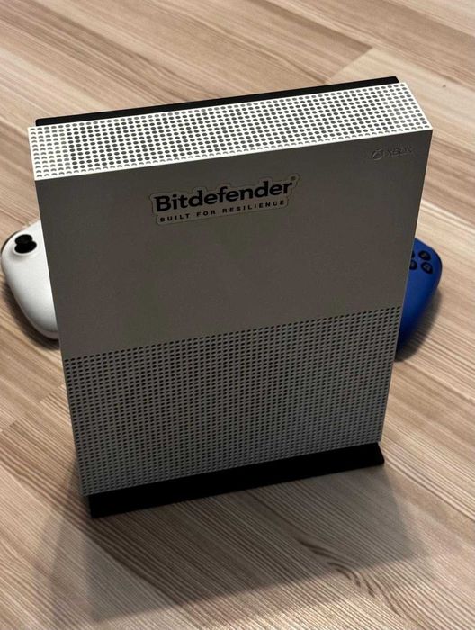 Xbox One S All Digital Edition + 2 Controllere + alte accesorii