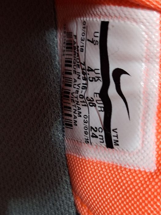 Adidasi NIKE Air Max Sequent Nr. 38 noi