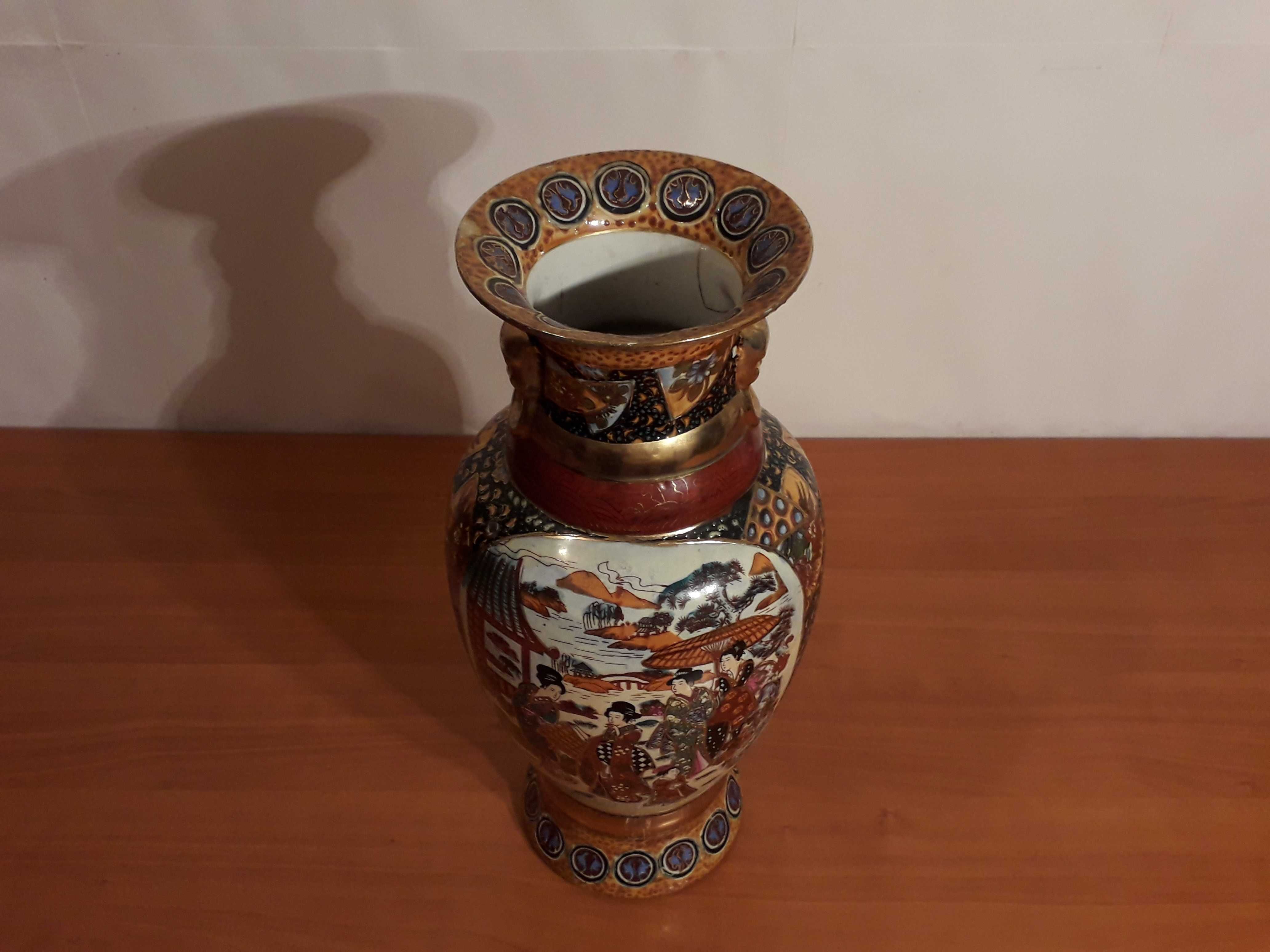 Vaza Royal Satsuma decorata cu Gheise