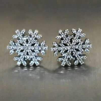 Cercei PANDORA "Fulgi de zapada stralucitori", noi, pret excelent!