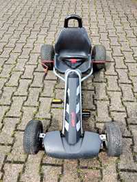 Kart cu pedale la 300 lei