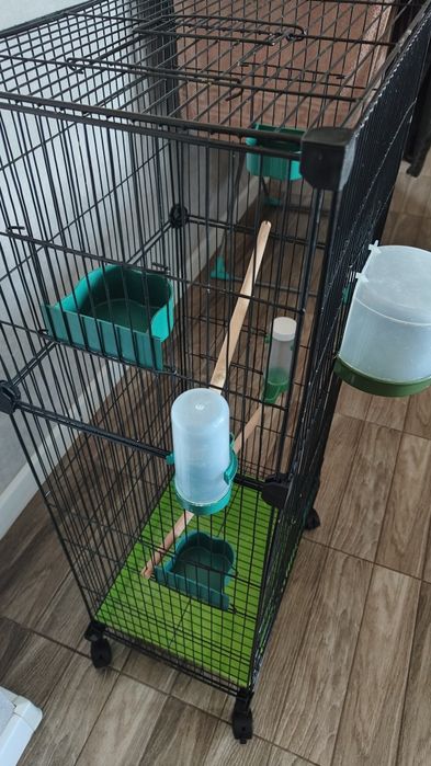 Продам клетку для попугаев
