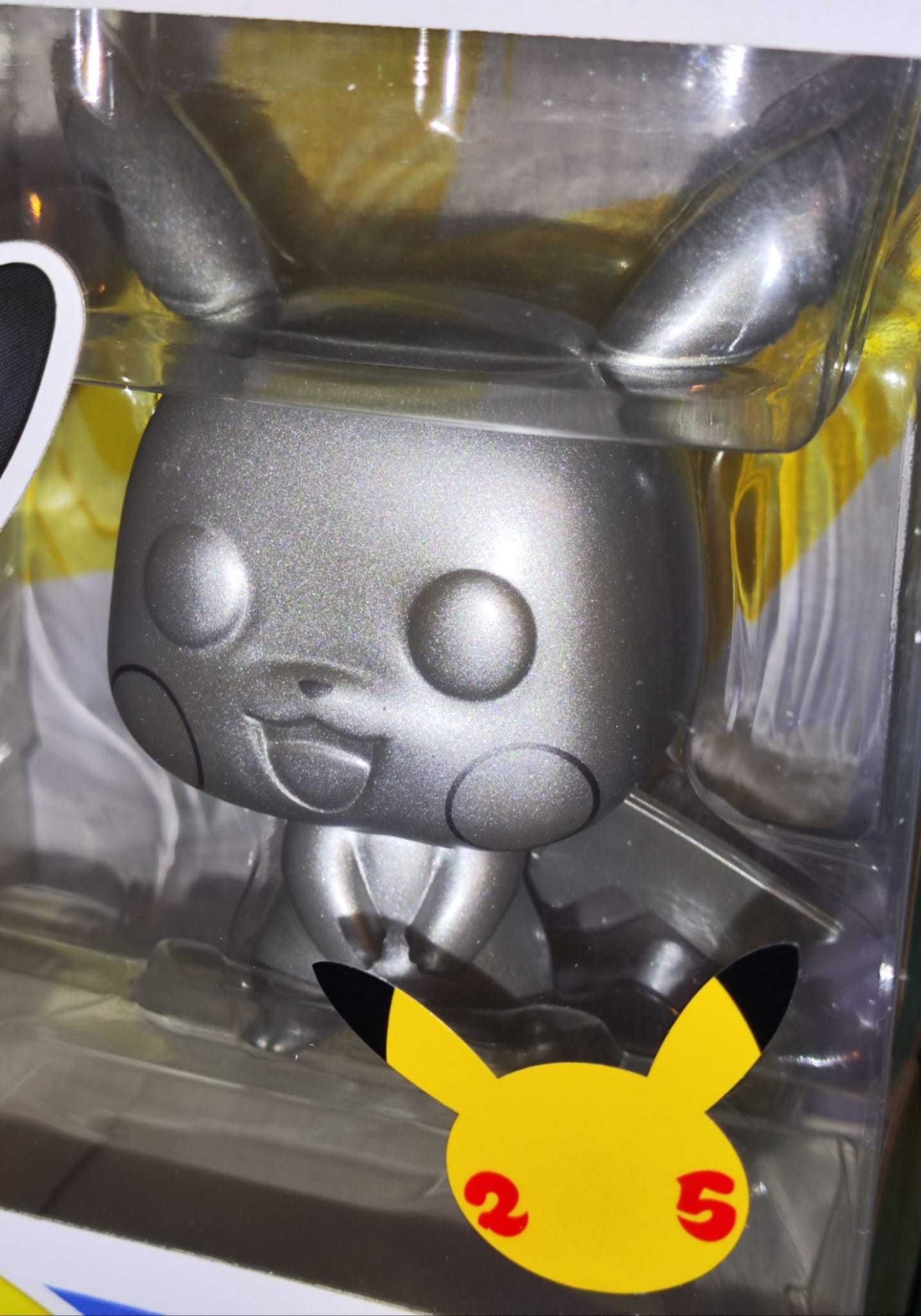 Figurina Funko Pop Pokemon: Pikachu (Chrome) Celebration Stamp Sticker