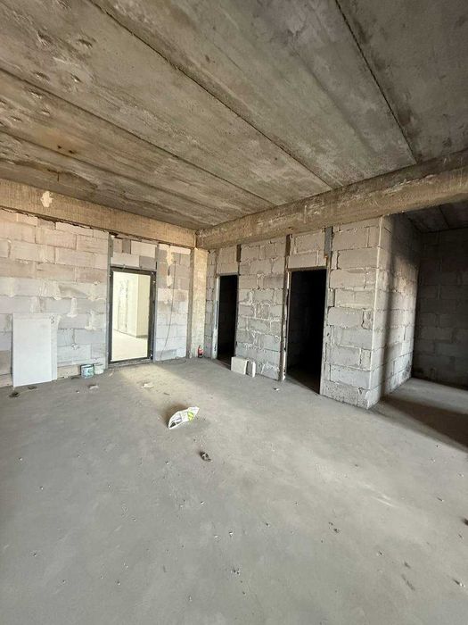 Продам 4-х комнатную в Мирзо-Улугбекском районе.Ялангач  (IT-PARK)