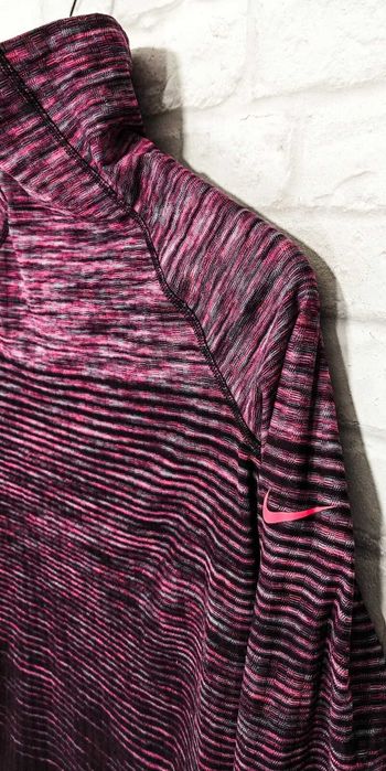 Nike Оригинална дамска фланелка за фитнес / бягане размер М