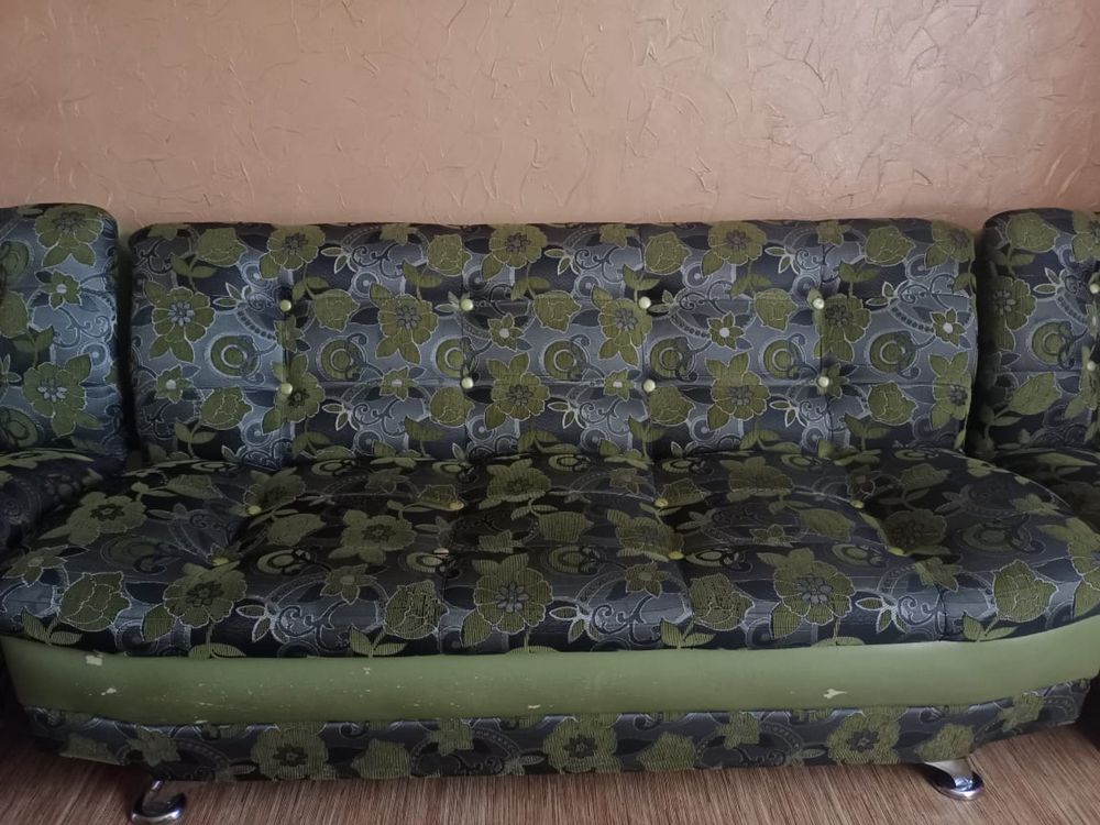 Продам диван с креслами раскладные