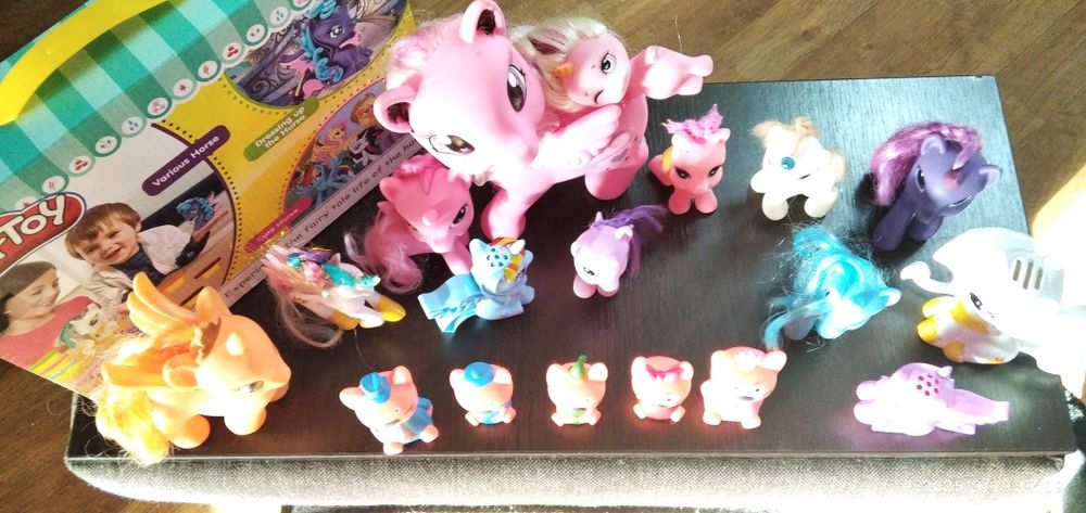 Детские игрушки , единорожки и игрушки  семейка Три кота.