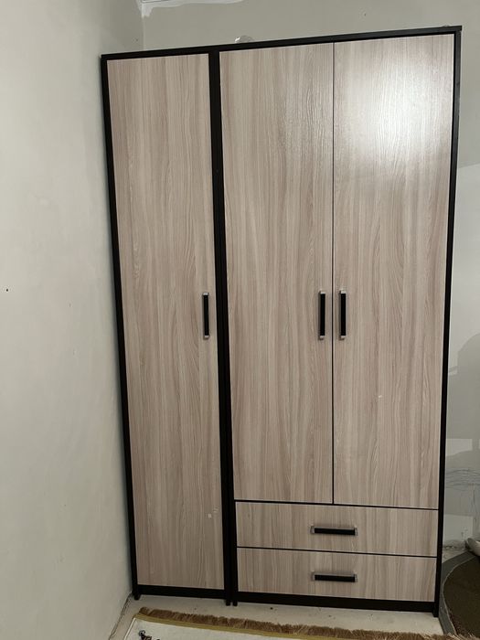 Продам срочно Шкаф