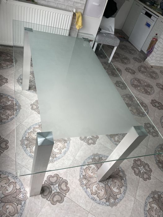 Трапезна маса 160х90, стъкло и метал