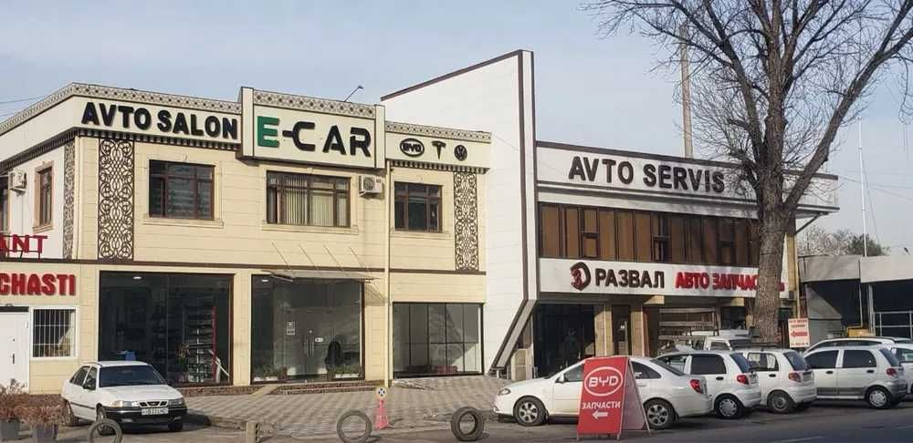 Сдается в аренду помещение на 1 этаже вдоль дороги 280 кв.м. 2500 долл