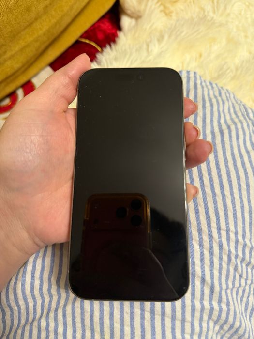 iPhone 15 pro в хорошем состоянии