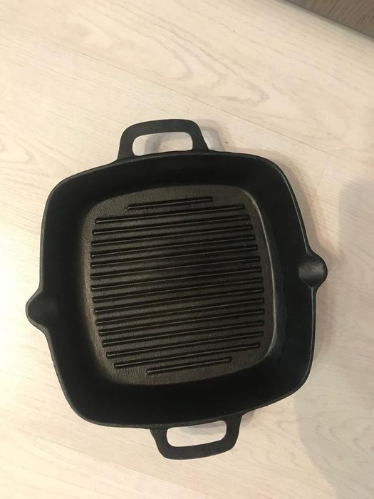 Чугунная сковорода-гриль, б/у, в отличном состоянии
