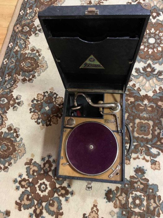 Замяна НАМАЛЕН! ZENITH! Старинен оригинален Швейцарски грамофон Zenith