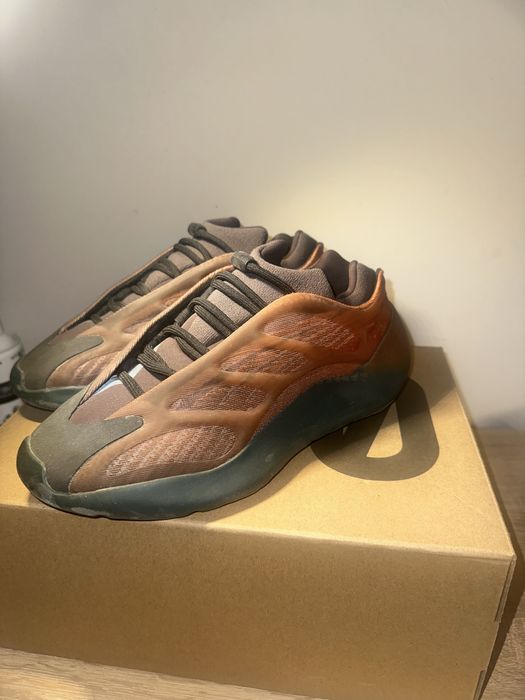 Adidas yeezy 700 V3 Copper Fade