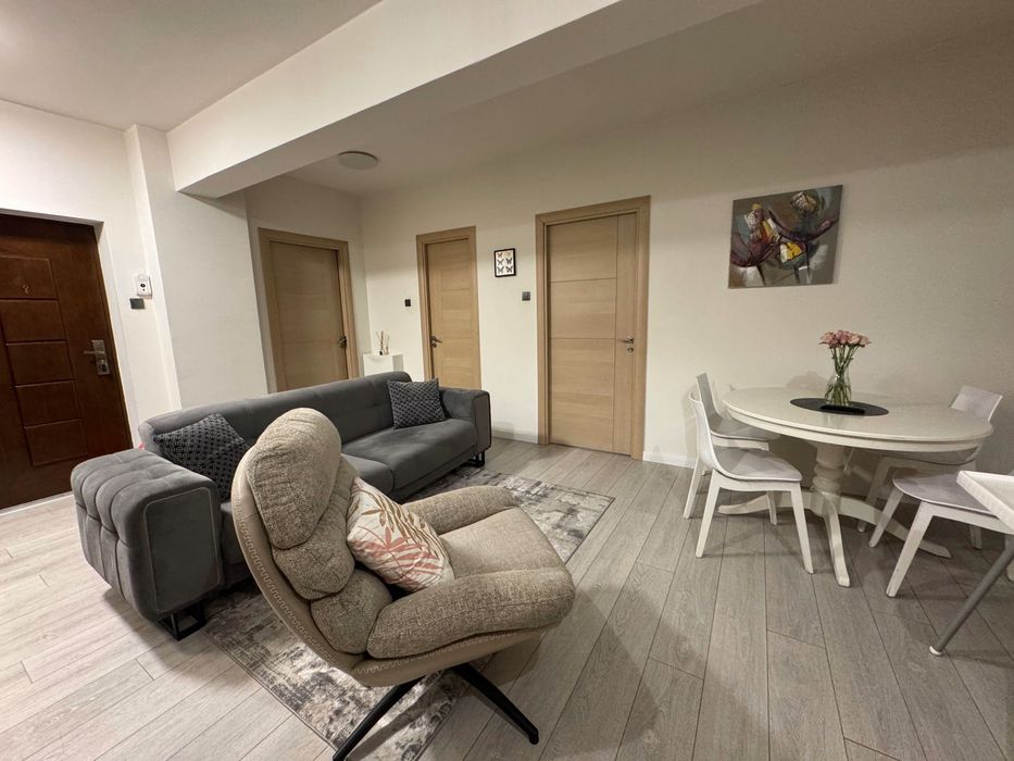 Inchiriez apartament pe strada Buna Ziua