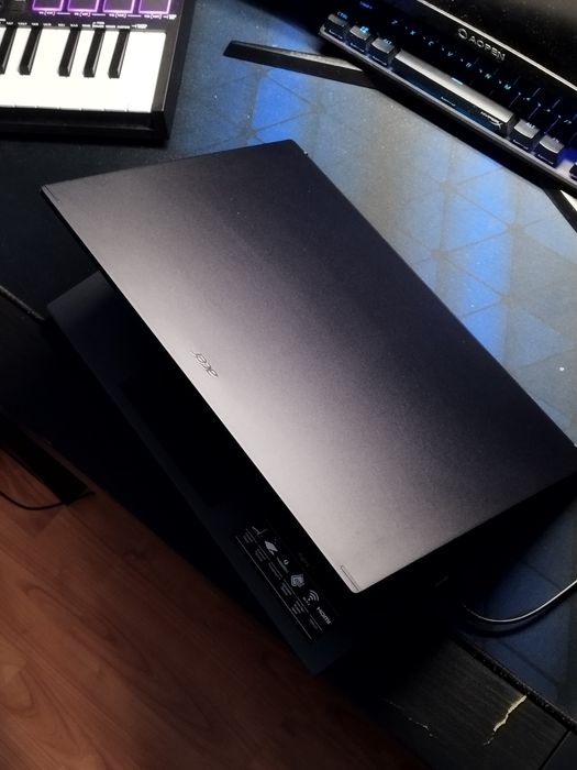 laptop gaming acer aspire 7 + mouse cadou