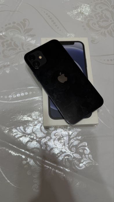 Продам айфон 12