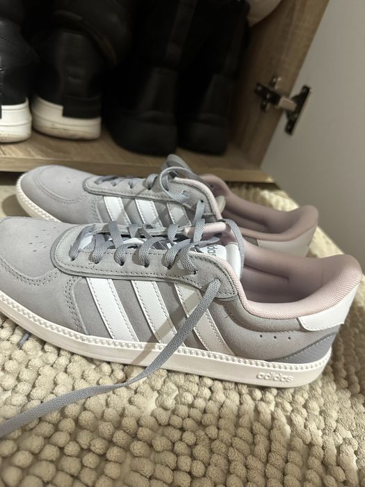 Adidas чисто нови