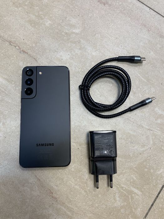 Samsung S22 Перфектен