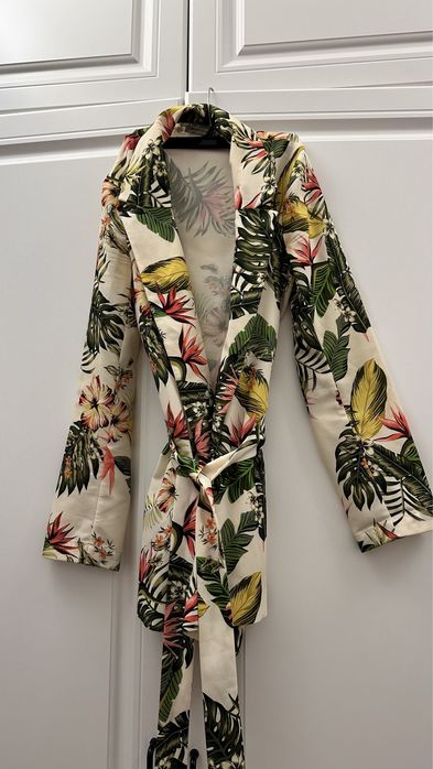 Продаю стильную накидку пиджак